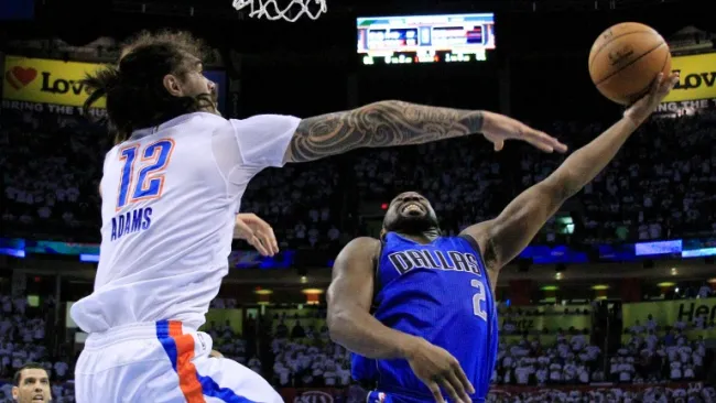 Raymond Felton intenta hacer un enceste