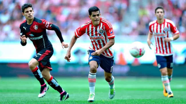 Chapo Sánchez disputando el Clásico Tapatío