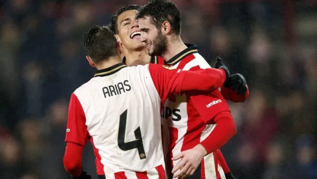 Moreon celebrando un tanto del PSV Eindhoven