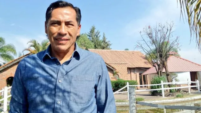 Benjamín Galindo visita la Casa Club León