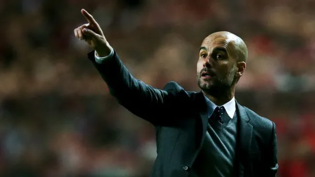 Pep Guardiola durante un juego con el Bayern Munich