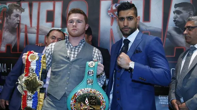 Canelo y Khan posan en un evento previo a su pelea