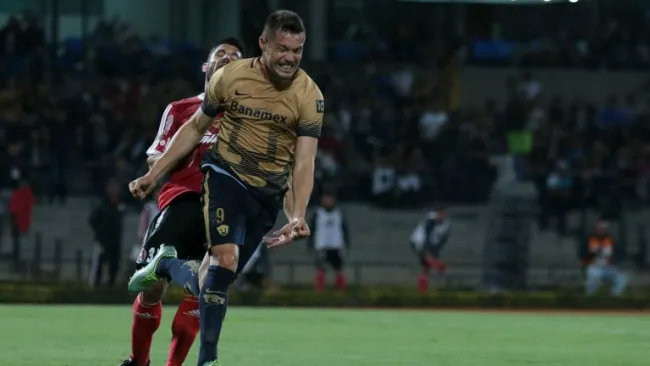 Dante López festeja su gol contra Xolos