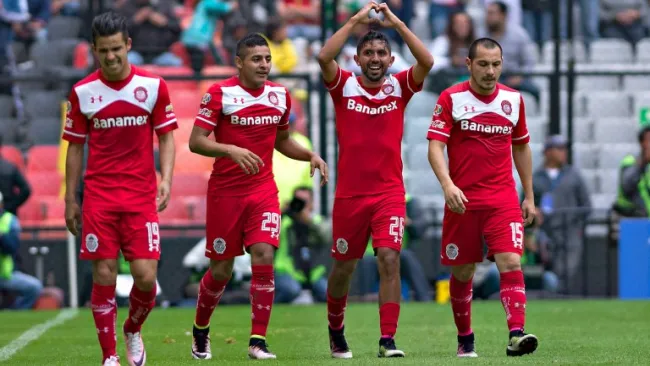 Trejo festejando su anotación en el Azteca