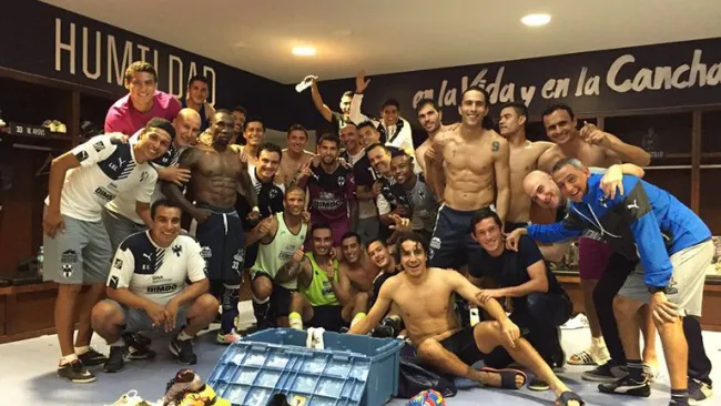 Así posaron los jugadores de Rayados tras vencer a Querétaro