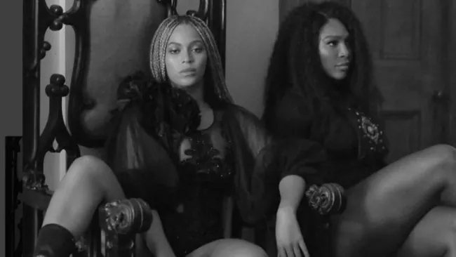 Beyoncé junto a Serena Williams en el video de Lemonade