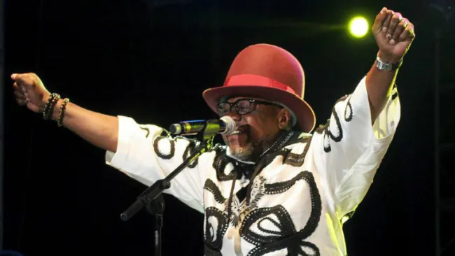 Papa Wemba en una de sus presentaciones
