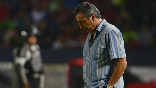 Tomás Boy, pensativo tras derrota celeste