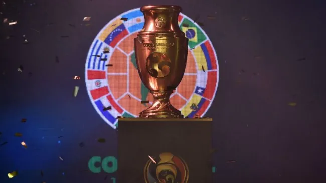 El trofeo de la Copa América Centenario