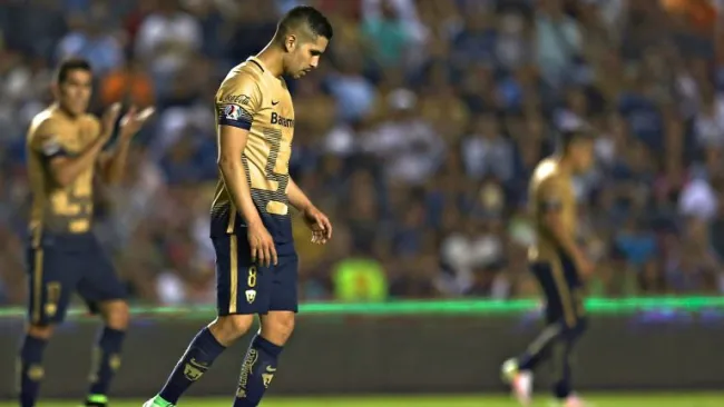 Jugadores de Pumas después de la derrota con Gallos Blancos