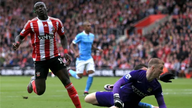 Sadio Mane celebra un gol contra el Manchester City