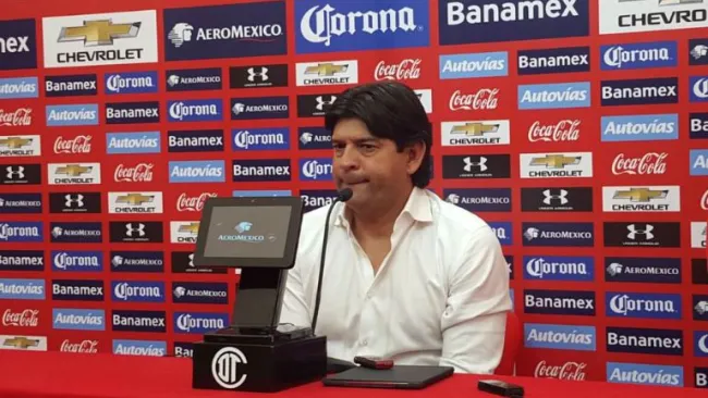 José Saturnino Cardozo, durante conferencia de prensa