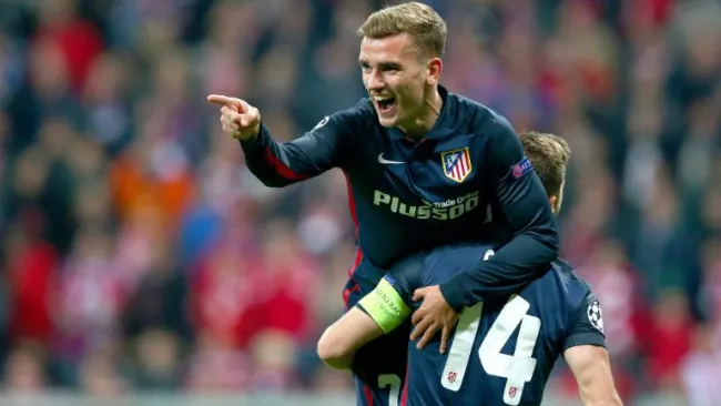 Griezmann festeja tras anotar con el Atlético