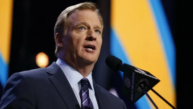 Roger Goodell durante el Draft 2016 de la NFL