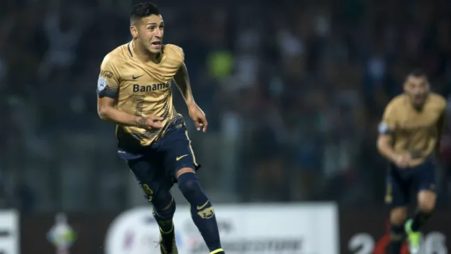 Ismael Sosa festeja gol contra Táchira 