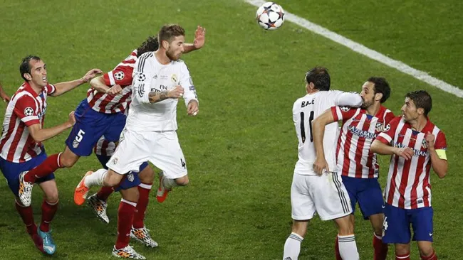 El remate para el gol de Ramos en la Final de 2014