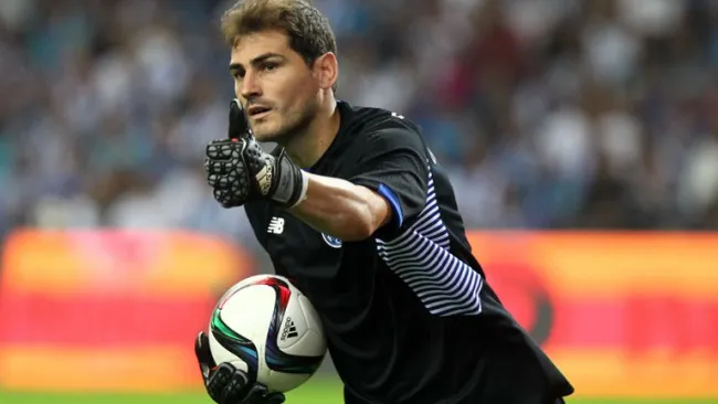 Iker Casillas, durante un encuentro con el Porto
