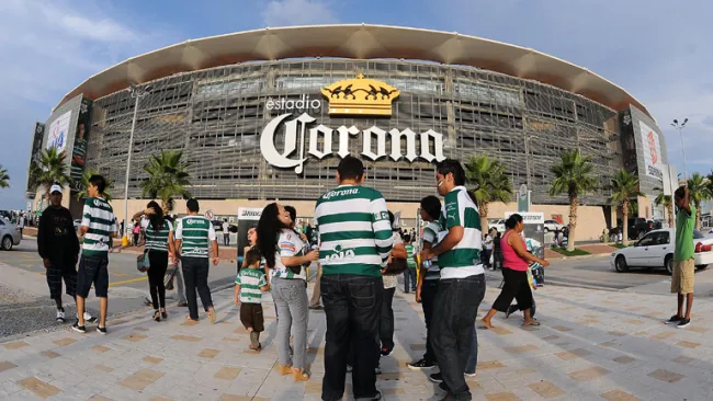Vista del Estadio Corona por fuera