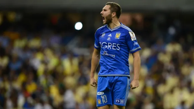 Gignac festeja un gol con Tigres