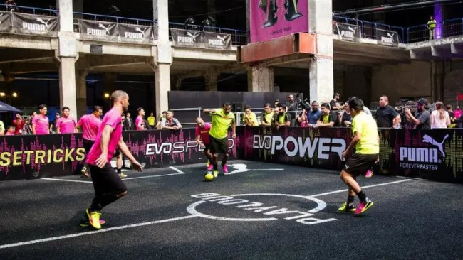 Algunos de los participantes durante la presentación de la Copa Tricks
