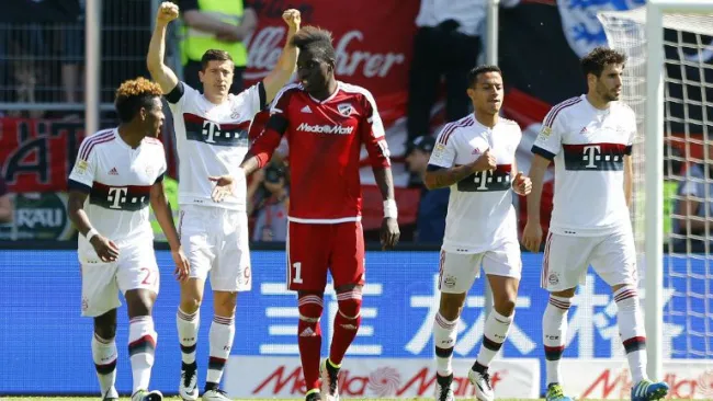 Lewandowski festeja una anotación