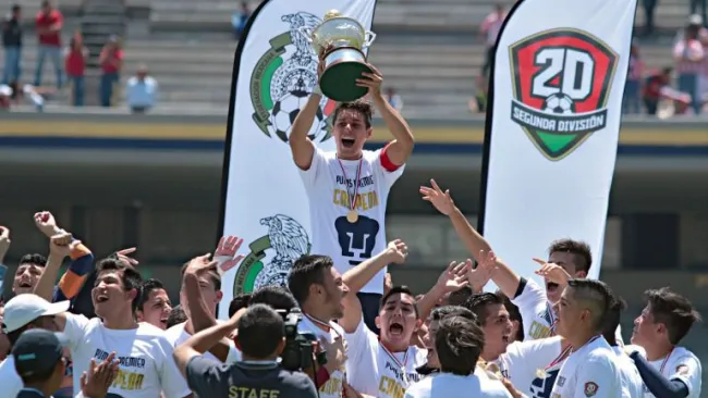 Celebración del título de Pumas en la Segunda División Profesional