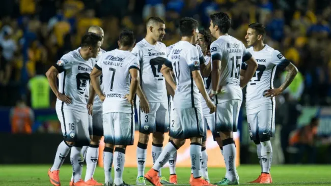Jugadores de Pumas después de un partido
