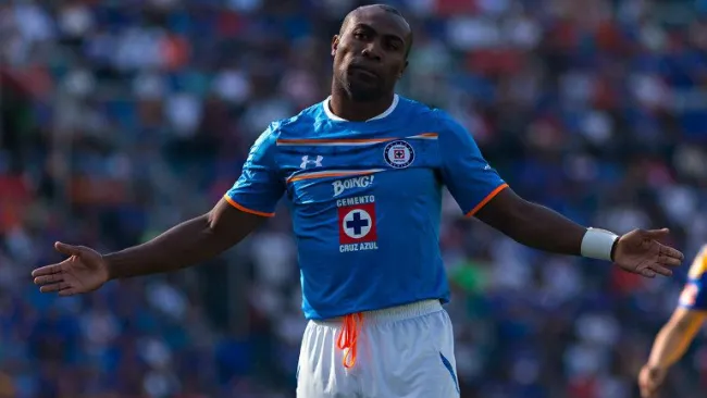 Guerrón se lamenta en partido de Cruz Azul