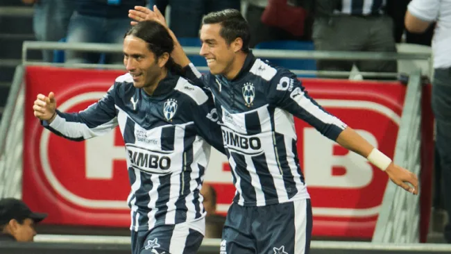 Aldo de Nigris festeja gol contra dorados 