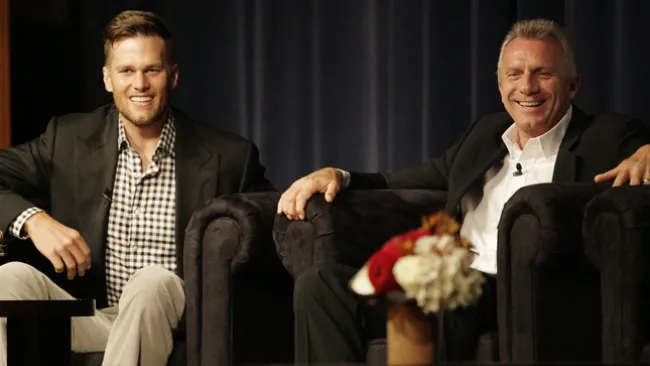 Brady y Montana, durante una conferencia de prensa