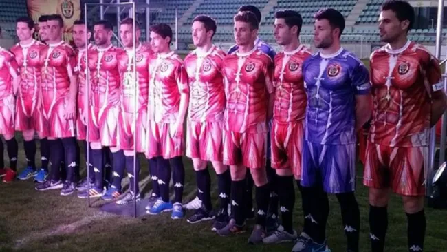 Plantilla del CD Palencia portando la nueva indumentaria 