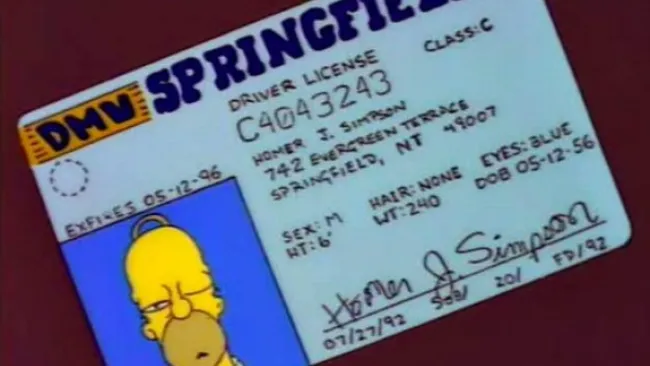 Así luce la identificación de Homero Simpson