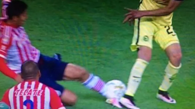 Zaldívar se barre sobre Aguilar