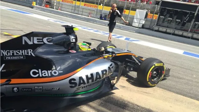 Monoplaza de Force India en el Circuito de Barcelona-Cataluña