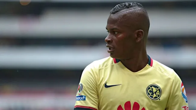 Darwin, durante un partido del América