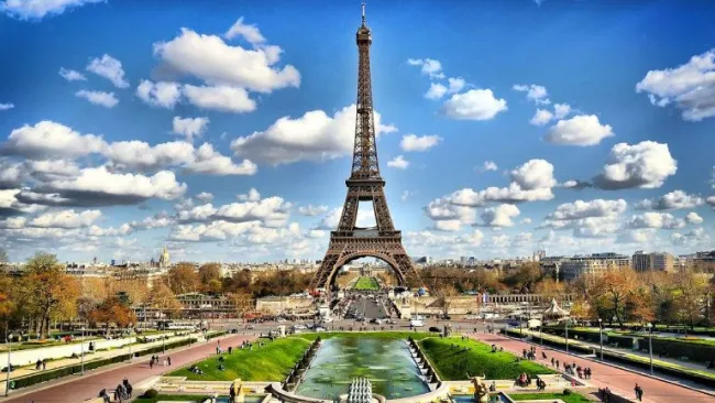 La Torre Eiffel en la ciudad de París