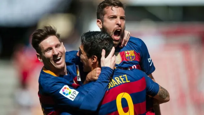 Messi, Alba y Suárez, celebran el triunfo del Barcelona