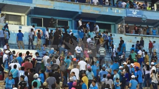 Parte de la violencia en el Estadio Tamaulipas