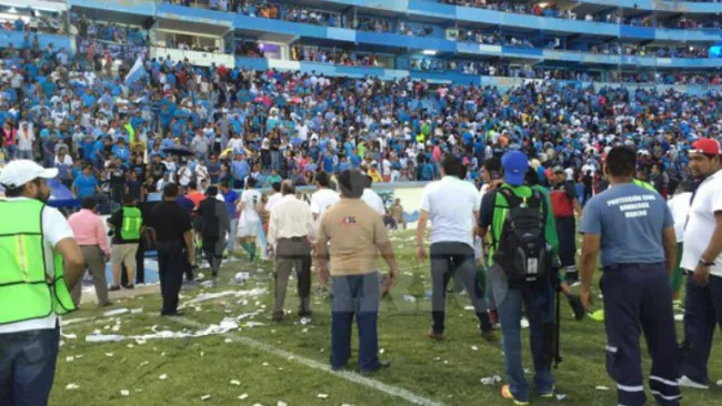 La violencia se apodera del Estadio Tamaulipas