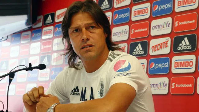 Almeyda en conferencia de prensa con Chivas