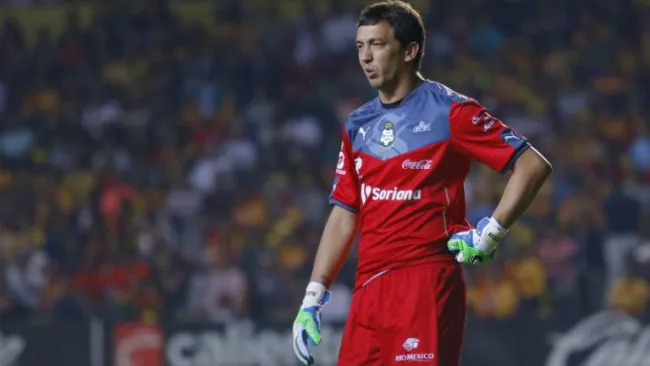 El guardameta en partido del conjunto lagunero