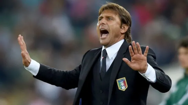 Antonio Conte, durante un partido de Italia