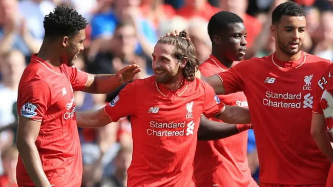 Los jugadores del Liverpool celebran un gol en la Premier League