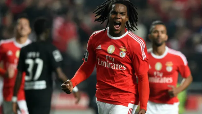 Renato Sanches celebra gol anotado con Benfica