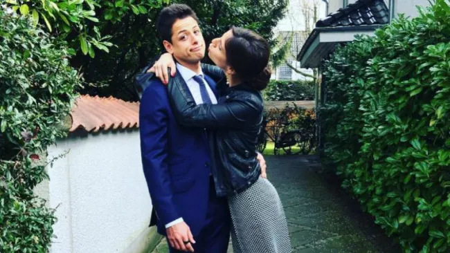 Chicharito y Lucía lucen completamente felices