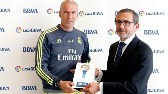 Zinedine Zidane recibe premio como mejor entrenador