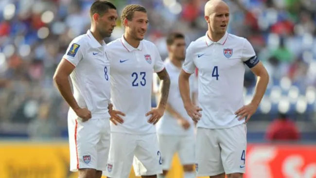 Bradley, Dempsey y Johnson en un juego con EU