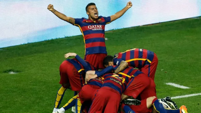 Los jugadores del Barcelona celebran el gol frente al Sevilla