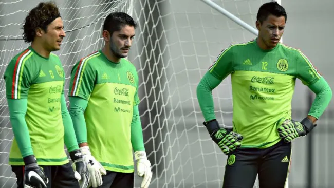 Ochoa, Corona y Talavera durante entrenamiento del Tri