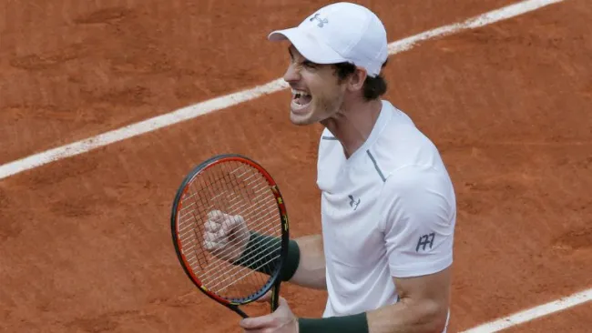 Andy Murray festeja su victoria contra Karlovic